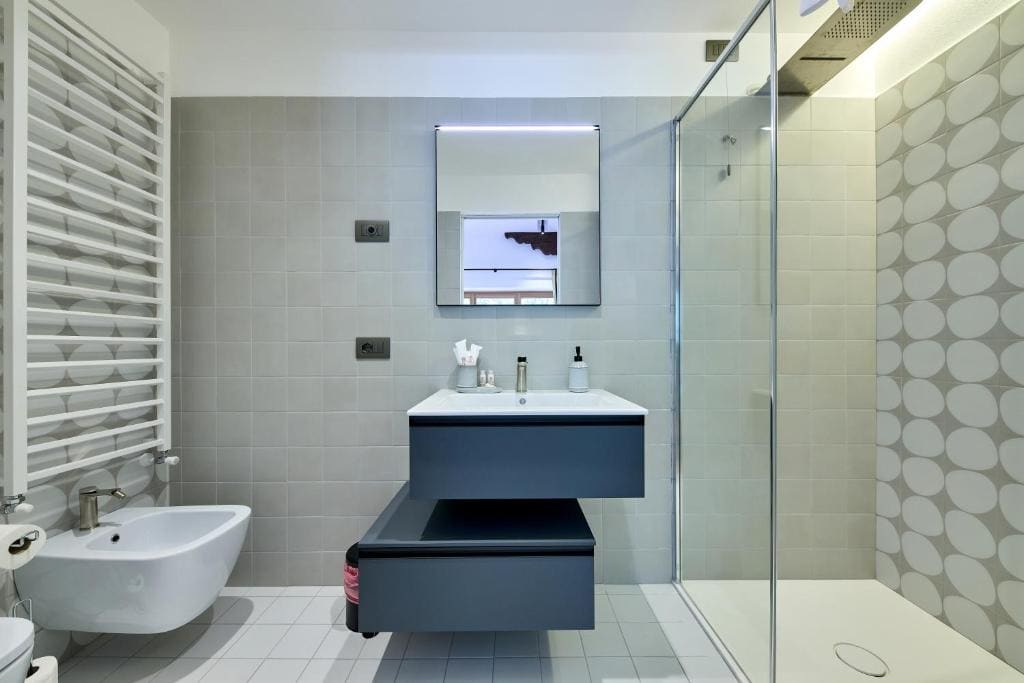 Deluxe Double Room with Balcony room - Image 2