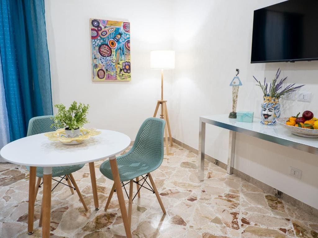 Family Suite with Balcony room - Image 3
