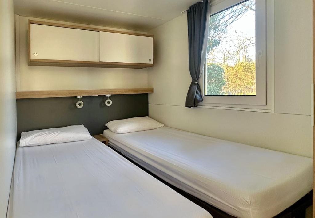 Deluxe Mobile Home with Kitchenette (6 Adults) room - Image 1