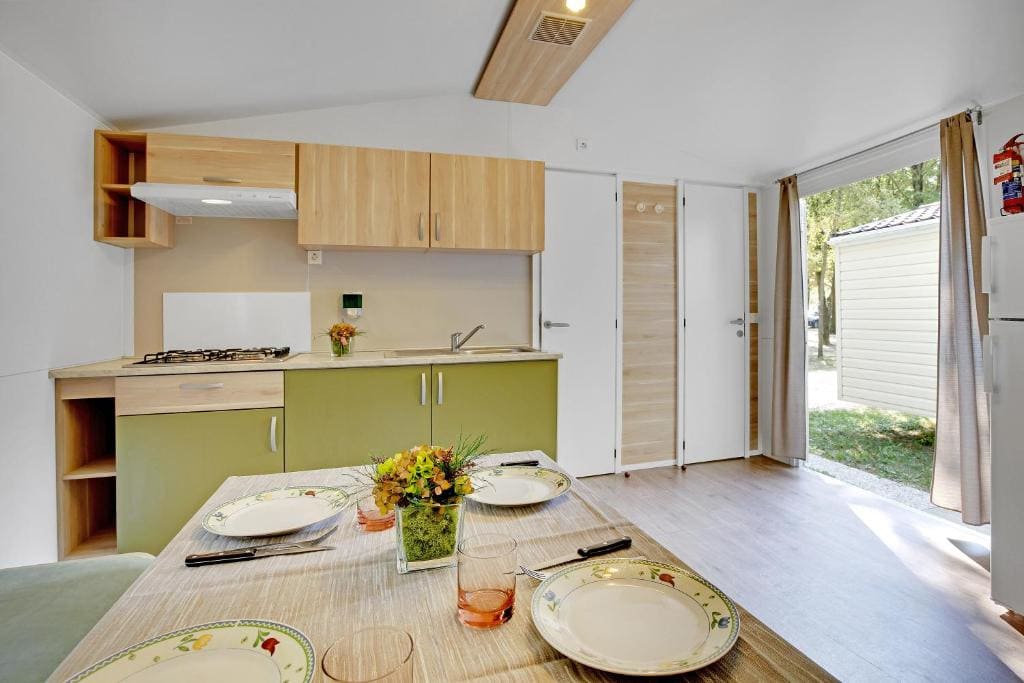 Mobile Home with Kitchenette (6 Adults) B Type room - Image 1