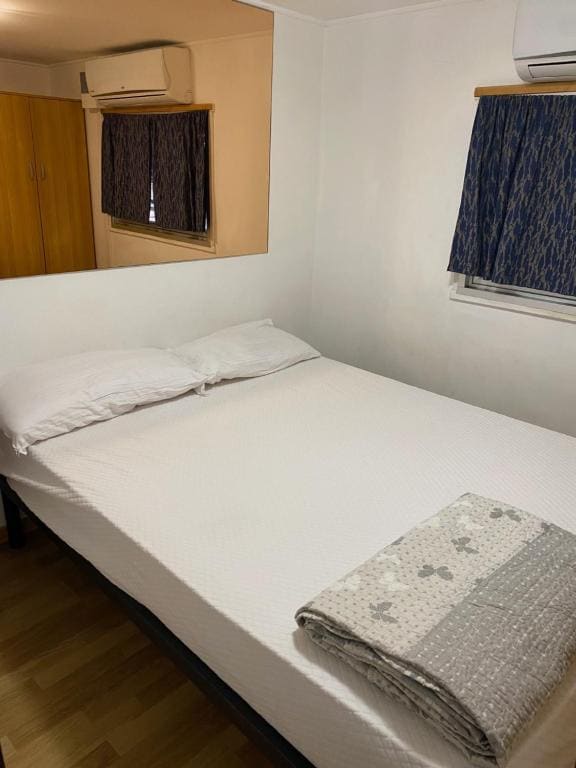 Mobile Home room - Image 3
