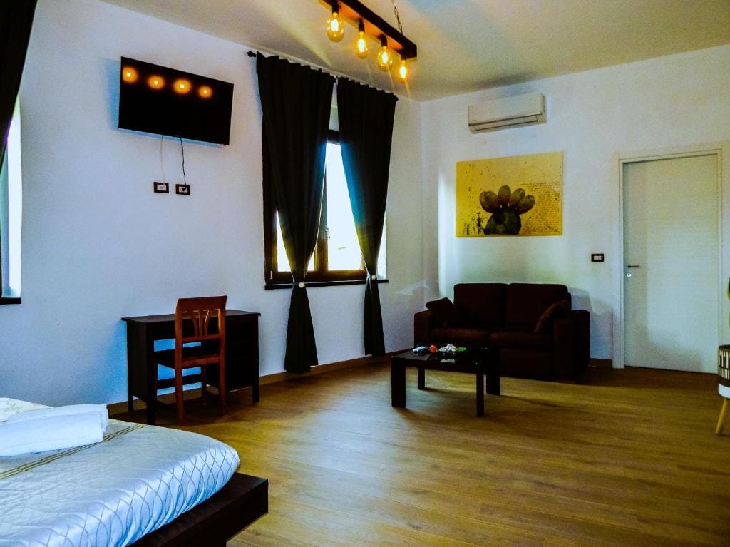 Deluxe Family Room room - Image 1