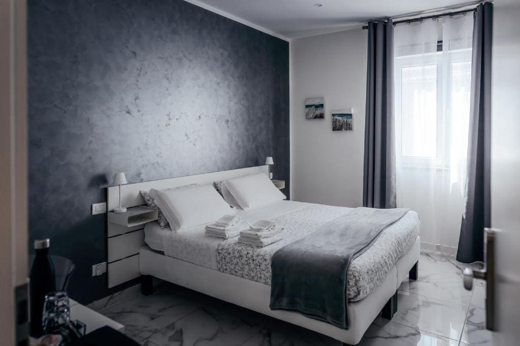 Double or Twin Room room - Image 3