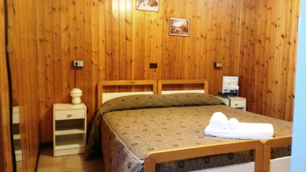 Small Double Room room - Image 1