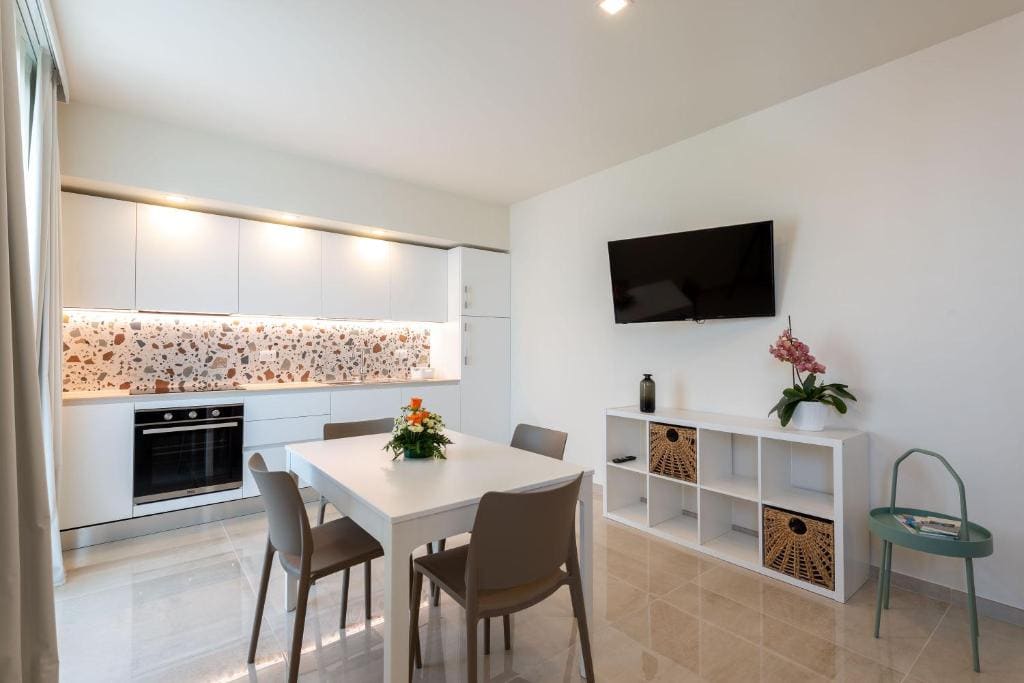 One-Bedroom Apartment room - Image 2