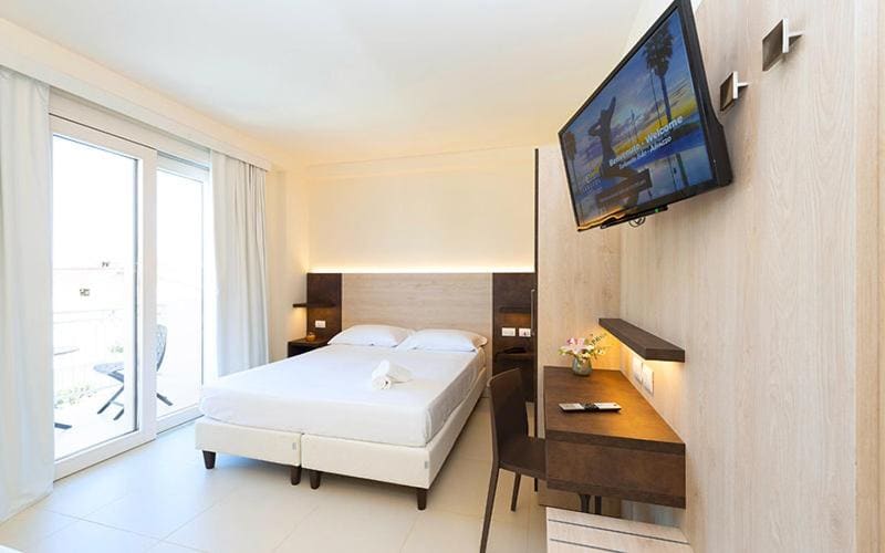 Triple Room with Balcony room - Image 1