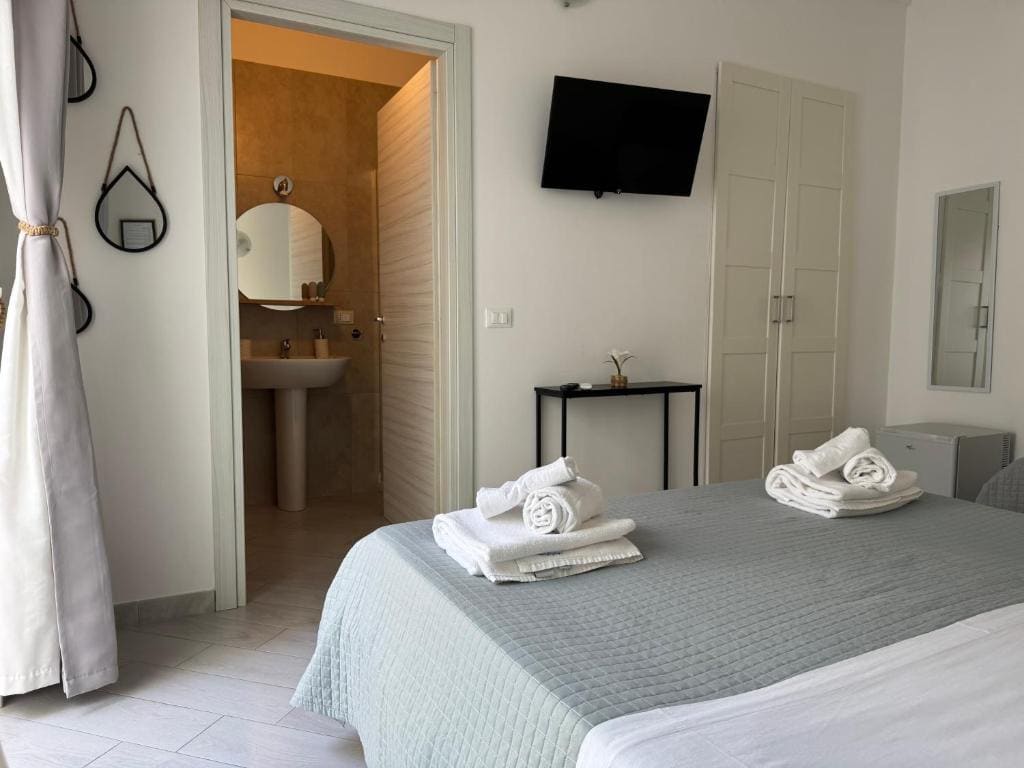 Double or Twin Room with Terrace room - Image 3