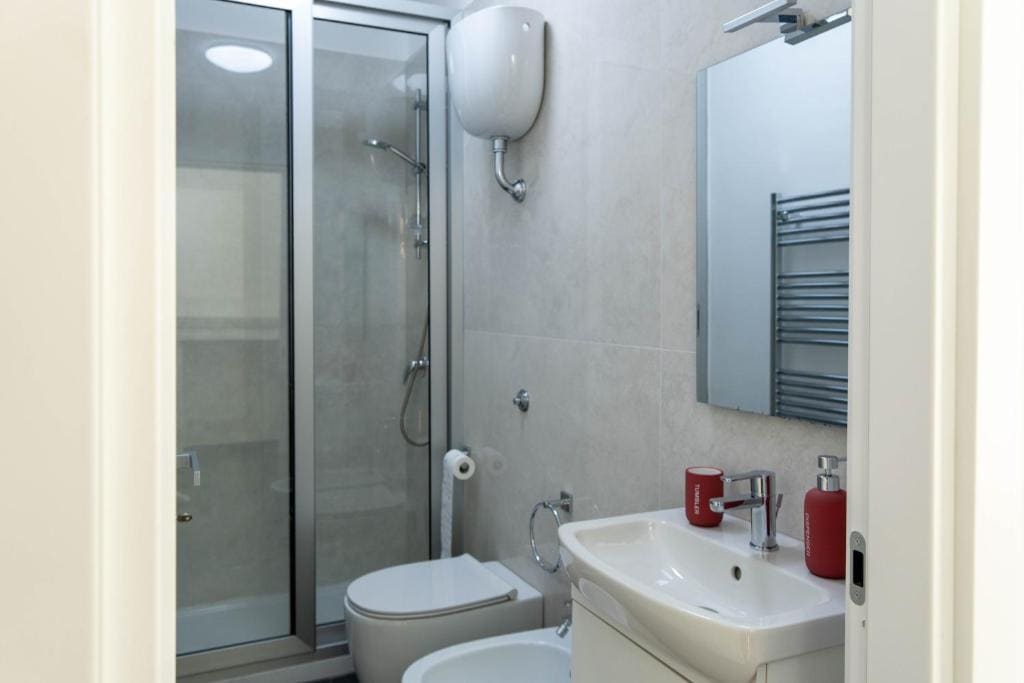 Double Room with Private Bathroom room - Image 2