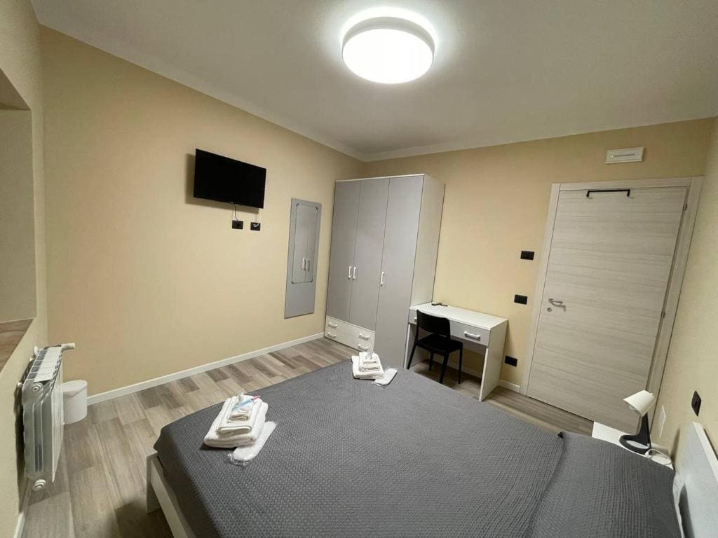 Double Room with Private Bathroom room - Image 2