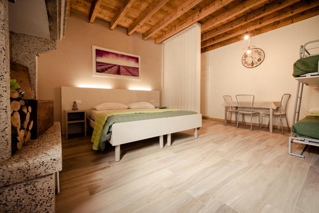 Quadruple Room with Bathroom room - Image 2