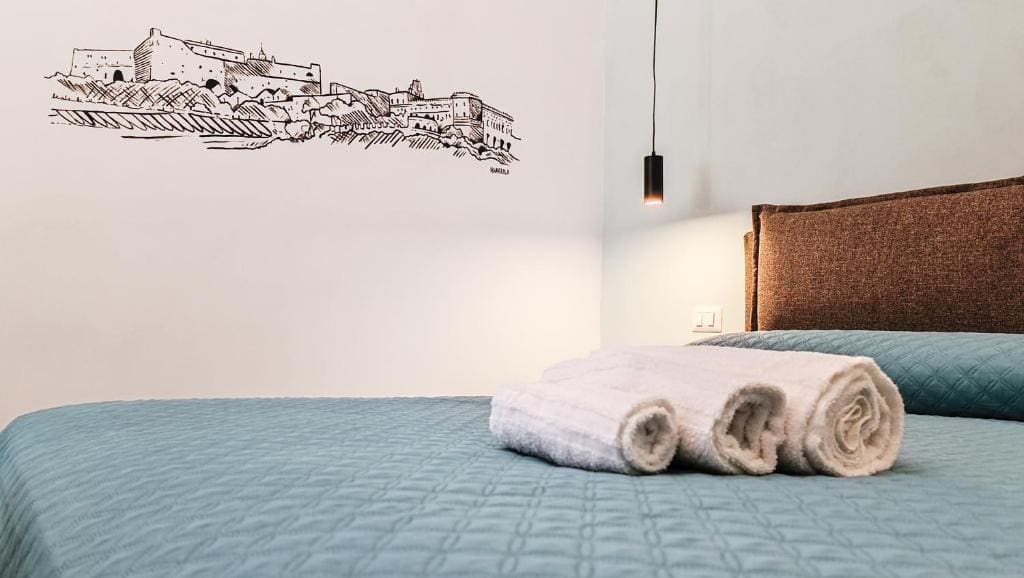 Deluxe Double Room with Balcony room - Image 3