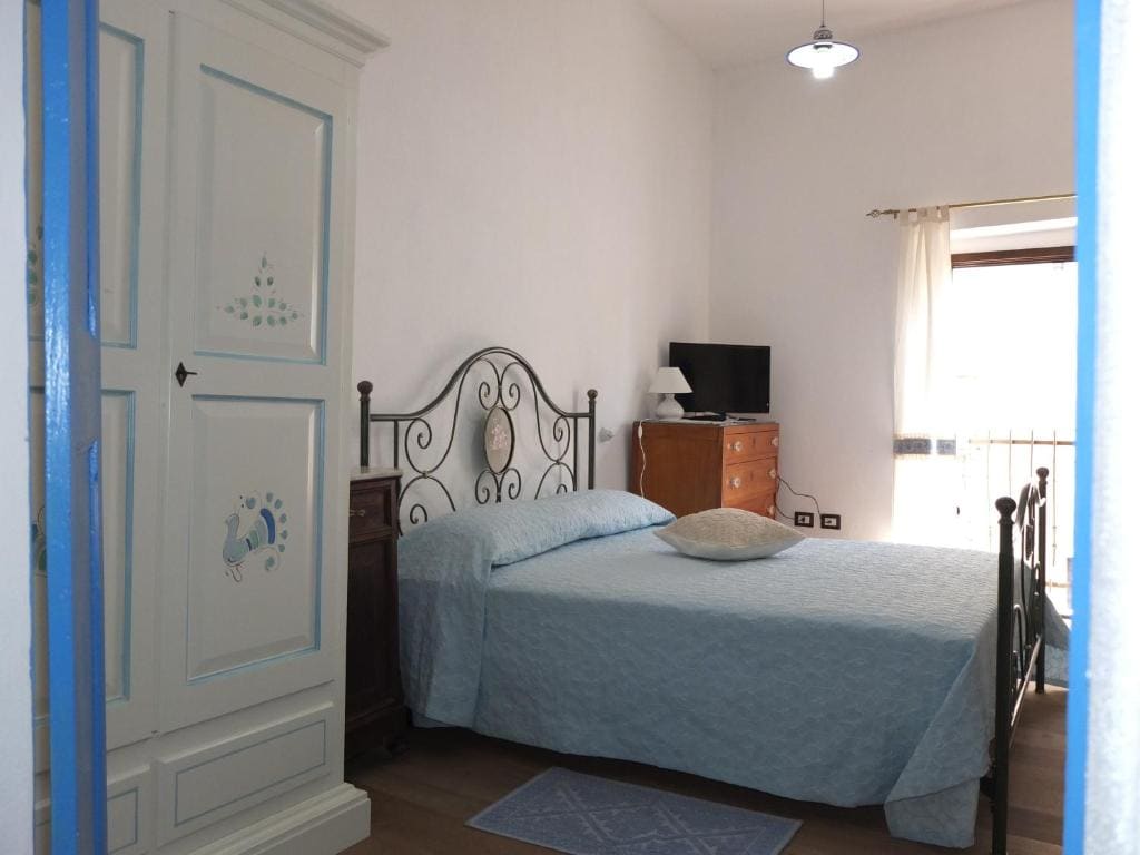 Double Room with Private Bathroom room - Image 2