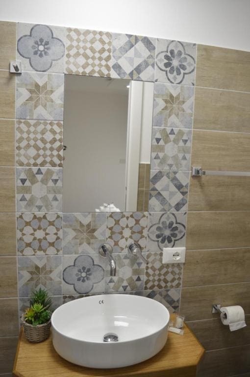 Quadruple Room - Basement room - Image 1