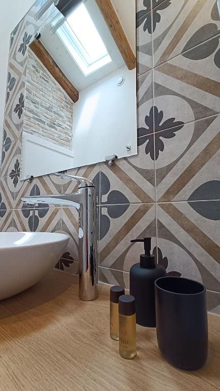 Double Room with Private Bathroom room - Image 2