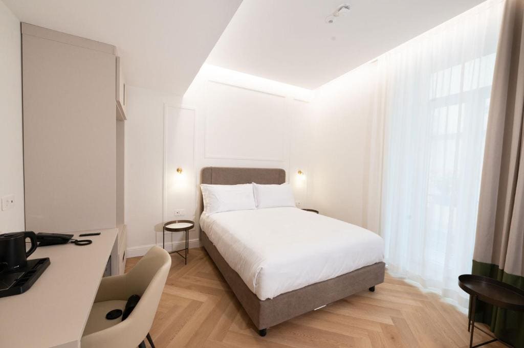Double Room with Private Bathroom room - Image 3