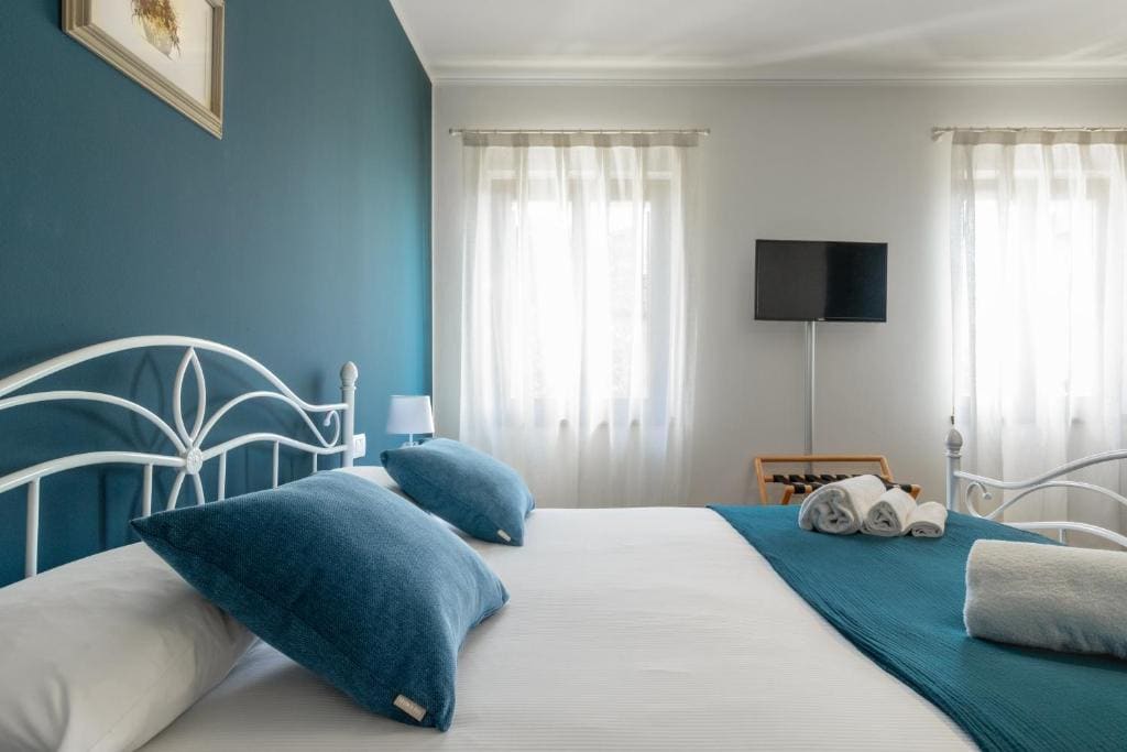 Large Double Room room - Image 3