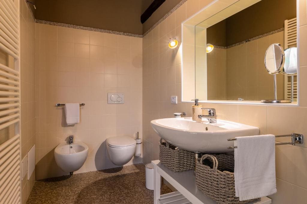 Three-Bedroom Deluxe Apartment room - Image 2