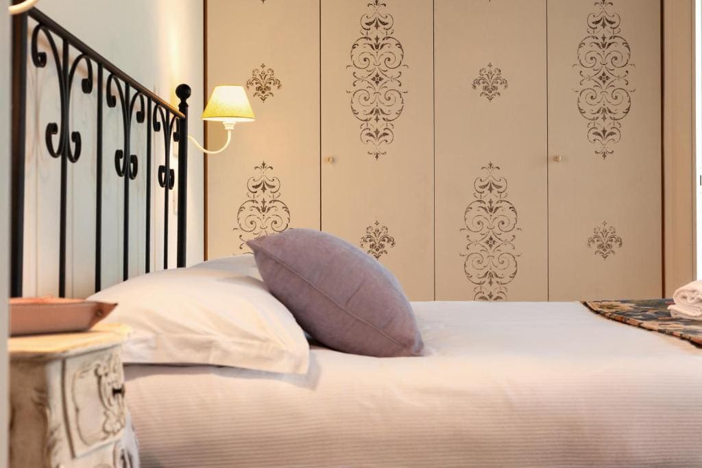 Three-Bedroom Deluxe Apartment room - Image 3