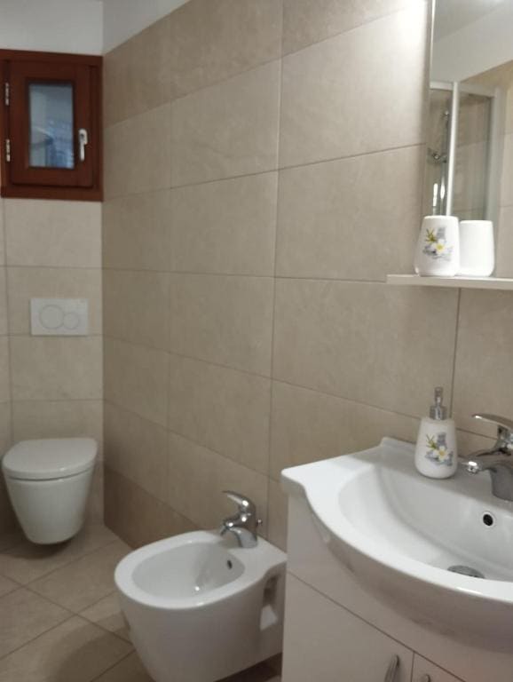 Double Room with Private Bathroom room - Image 2