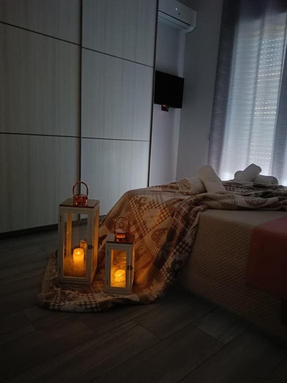 Room room - Image 1