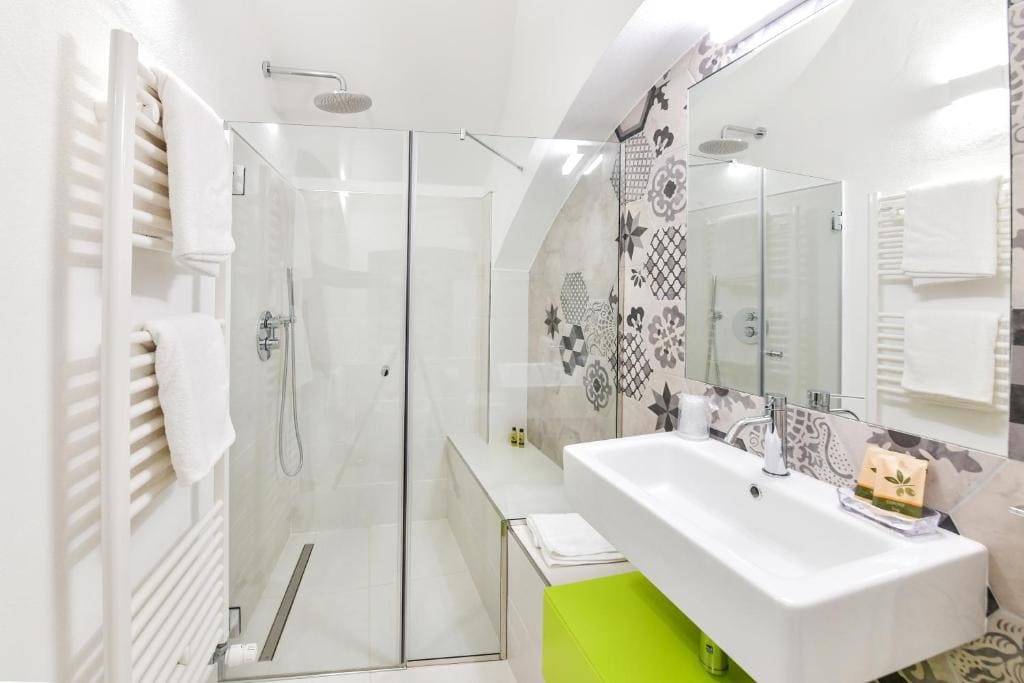 Apartment - Ground Floor room - Image 2