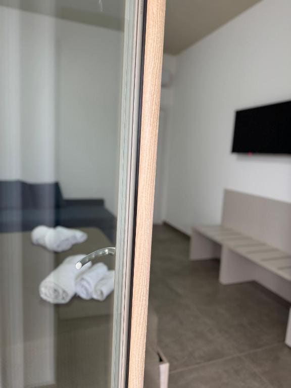 Triple Room with Shared Bathroom room - Image 1