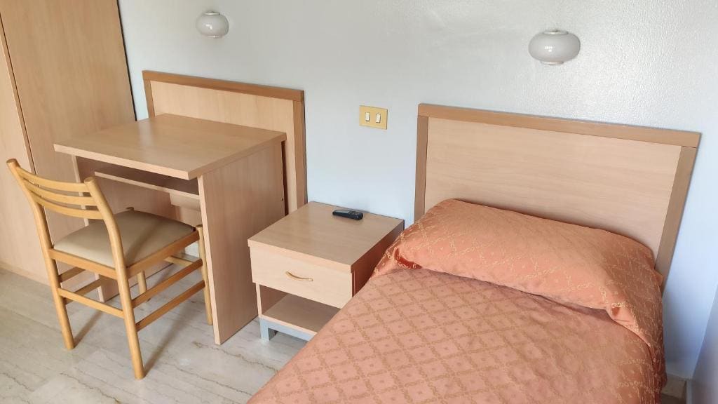 Triple Room with Private Bathroom room - Image 2