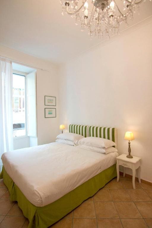 Deluxe Double Room with Balcony room - Image 3