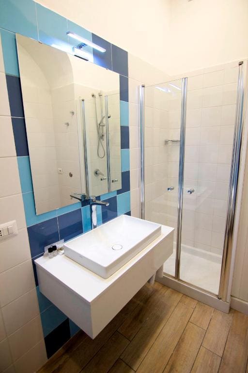 Deluxe Double Room with Balcony room - Image 2