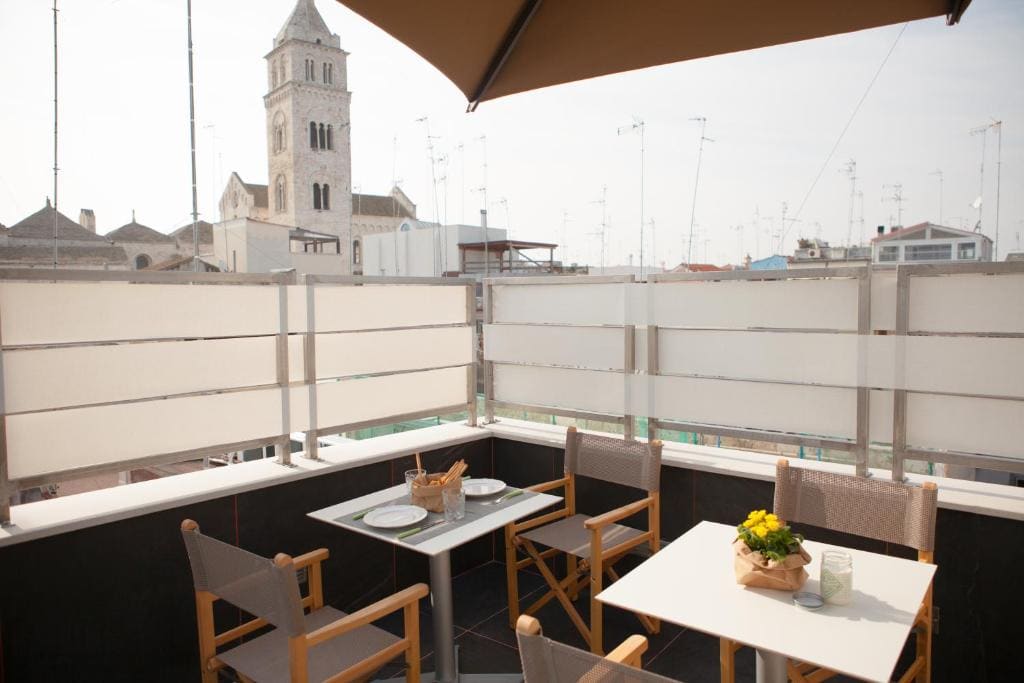 Standard Double Room with Balcony room - Image 2