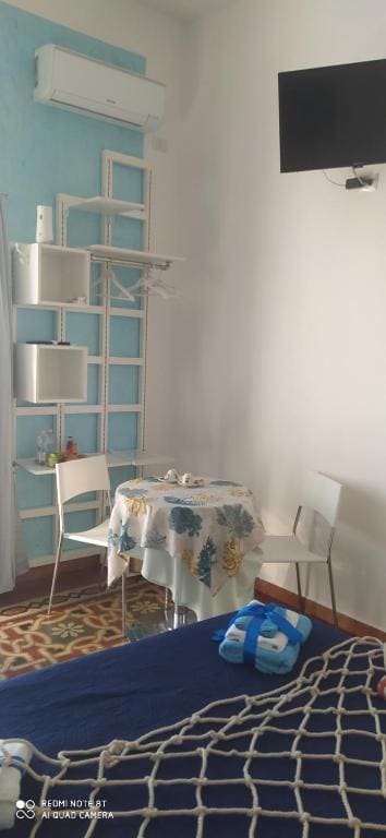 Triple Room with Private Bathroom room - Image 3