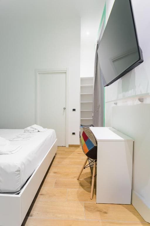 Double Room with Private Bathroom room - Image 2