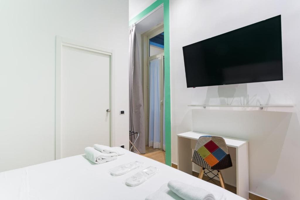 Double Room with Private Bathroom room - Image 1