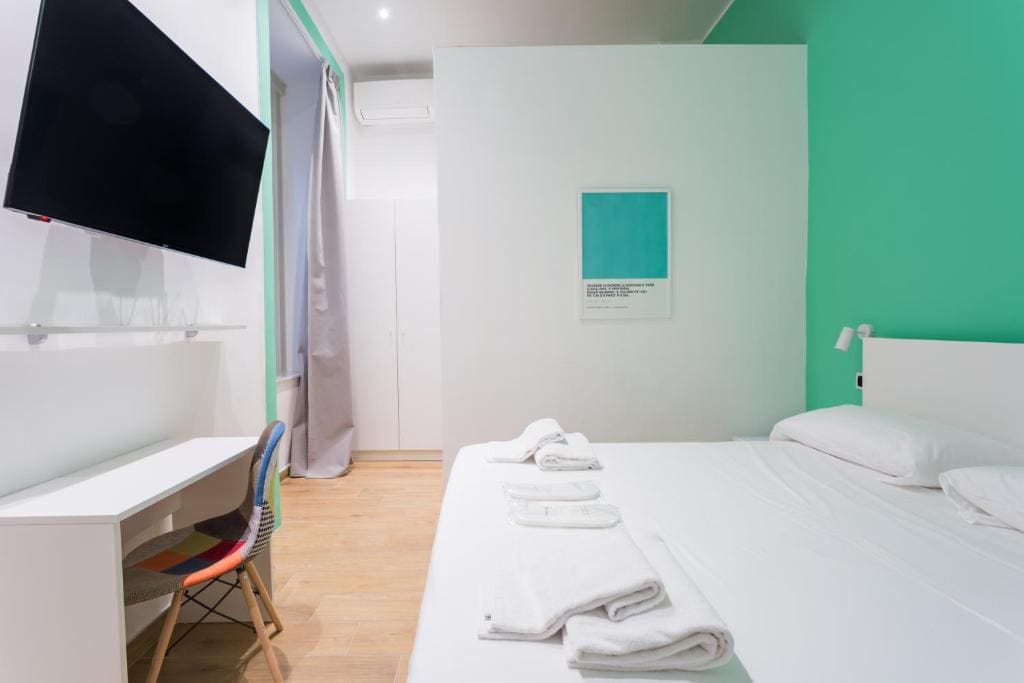 Double Room with Private Bathroom room - Image 3