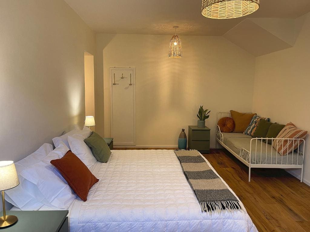 Comfort Triple Room with Shower room - Image 3
