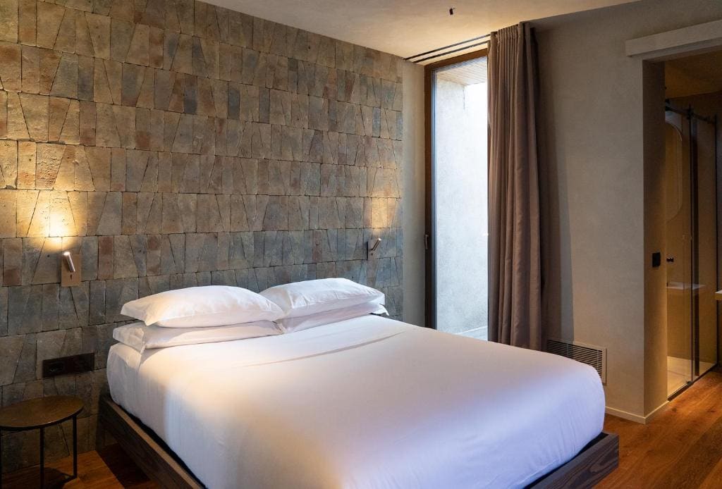 Double Room with Balcony room - Image 1