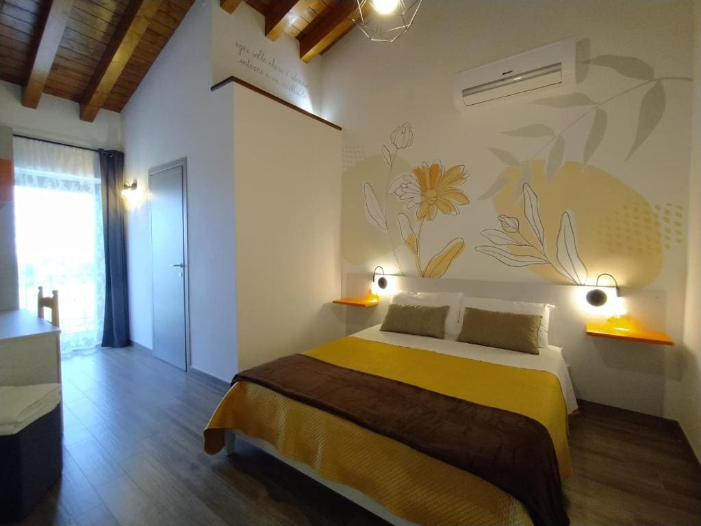 Double Room with Terrace room - Image 2