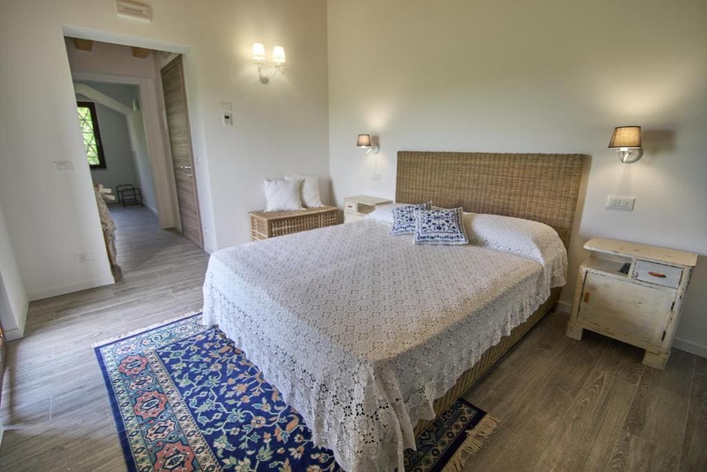 Double Room with Balcony room - Image 2