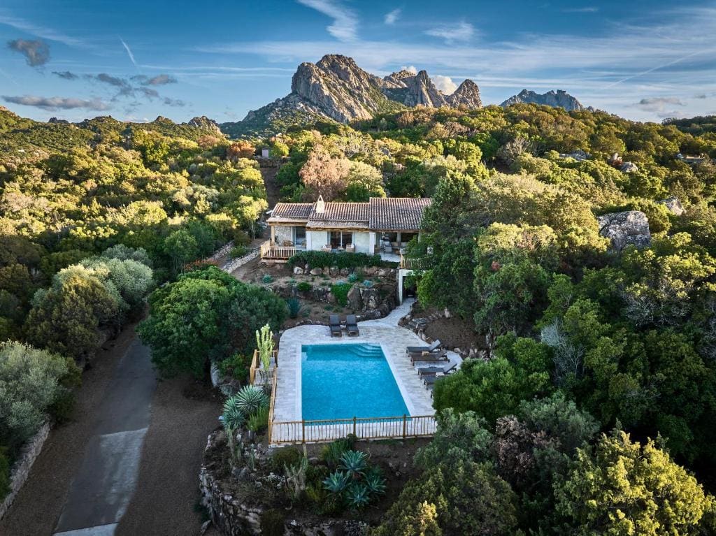 Villa with Private Pool room - Image 3