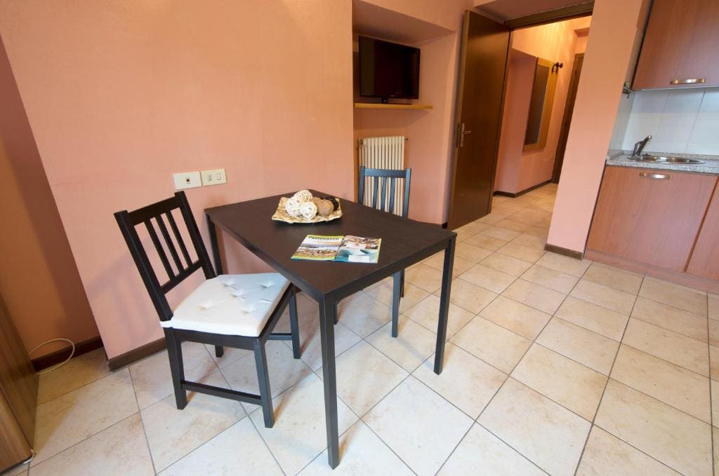 Deluxe Queen Studio room - Image 3