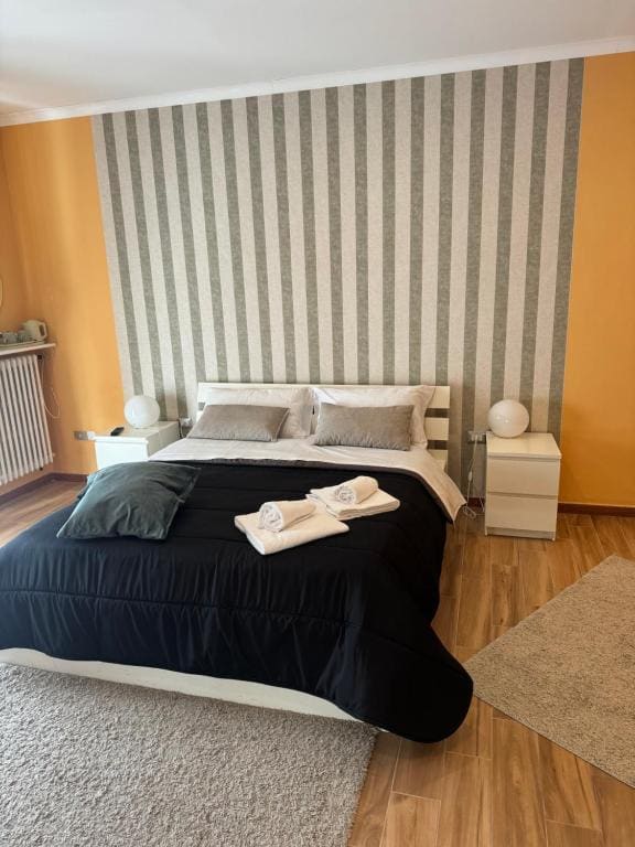 Large Double or Twin Room room - Image 1