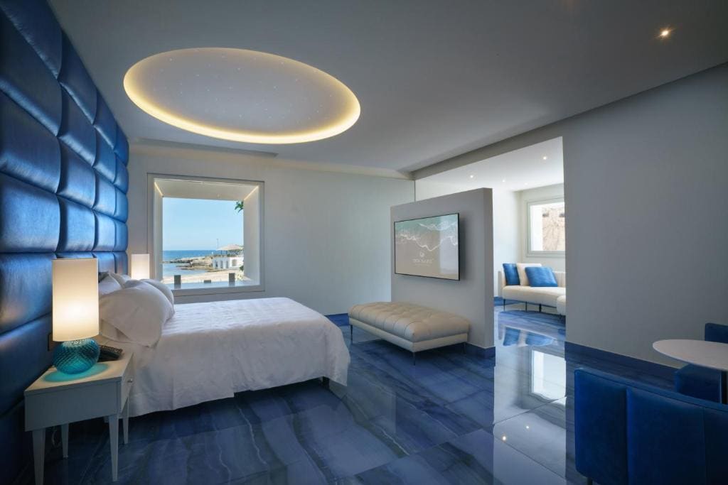 Suite with Sea View room - Image 2