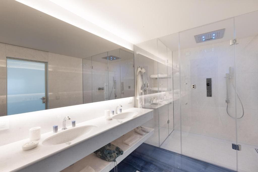 Suite with Terrace room - Image 3