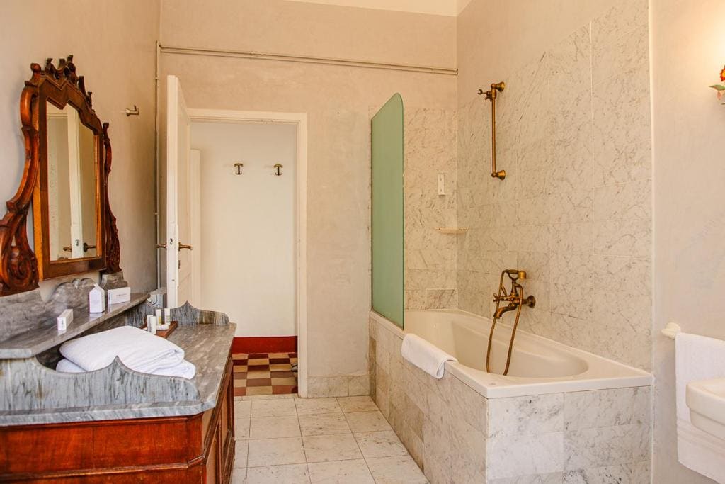 Double Room with Sea View room - Image 3