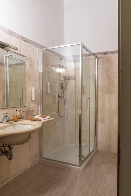 Deluxe Double Room room - Image 3