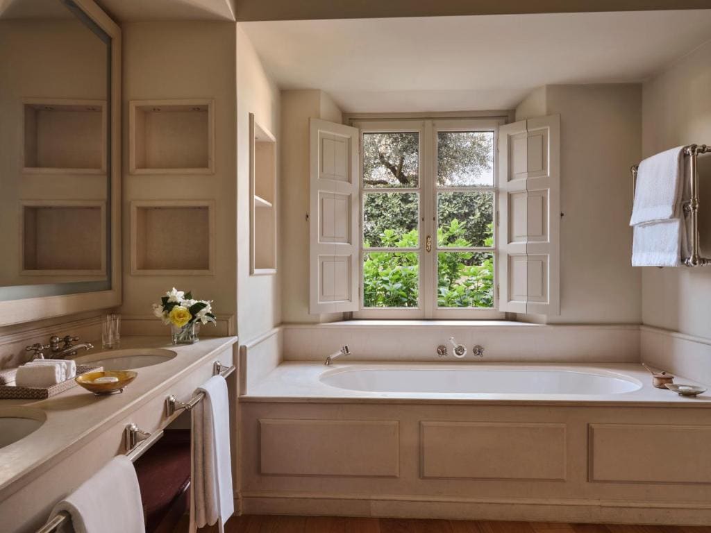 Superior Suite room - Image 3