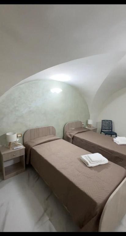 Apartment - Ground Floor room - Image 1