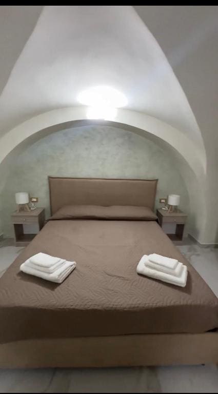 Apartment - Ground Floor room - Image 2