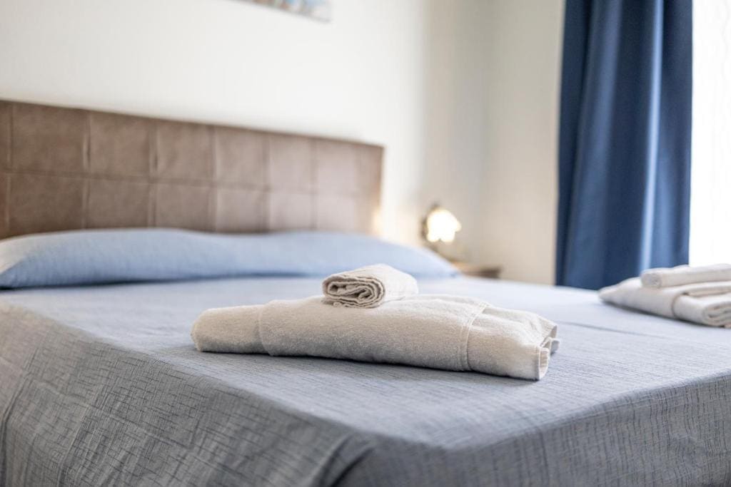 Deluxe Double Room with Extra Bed room - Image 3