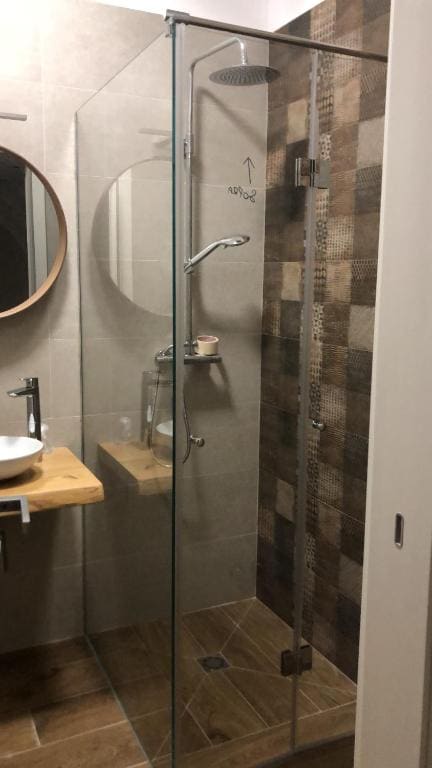 Superior Triple Room room - Image 3
